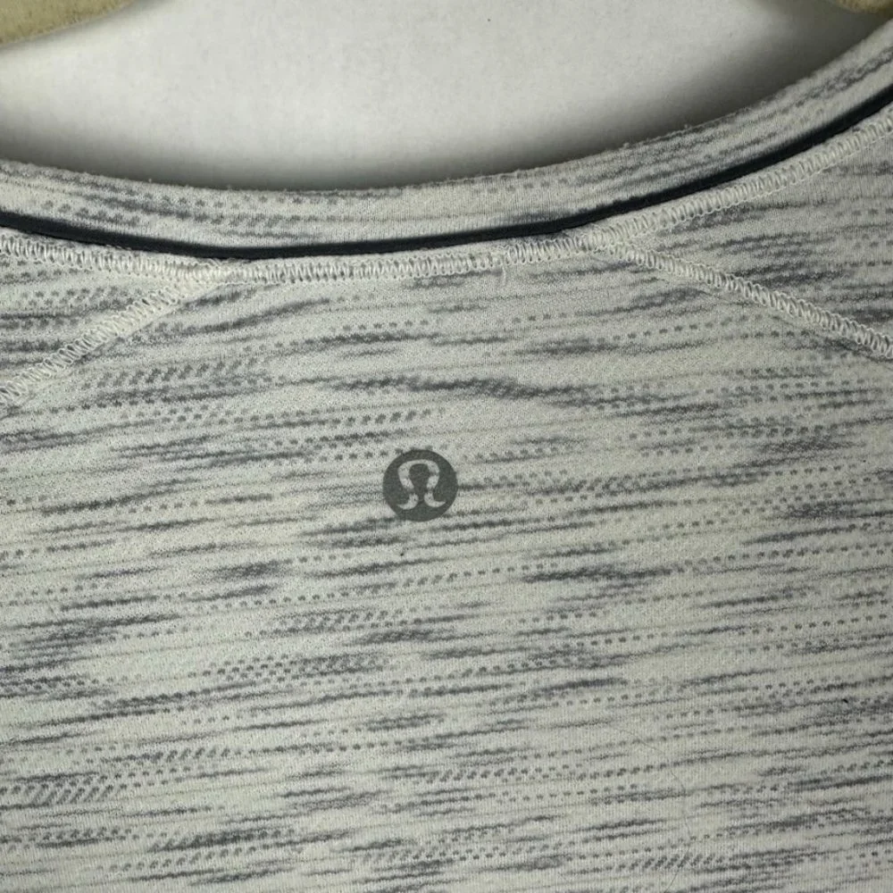 Lululemon Another Mile Short Sleeve Shirt Size 6 Tiger Space Dye Black White - Picture 3 of 4